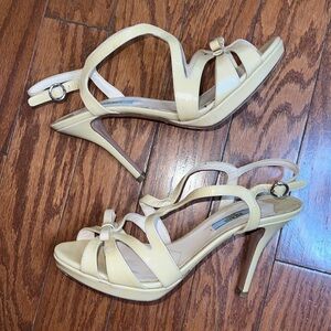 EUC Authentic Prada Bow Strappy Platform Beige Patent Heels Made in Italy 38.5